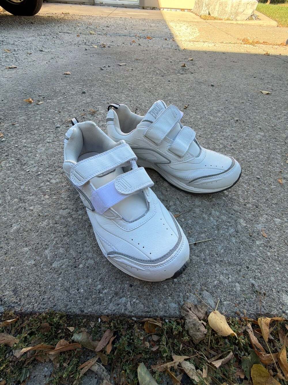 Everlast Sport Sneakers Size 9W White Velcro Walking Shoes